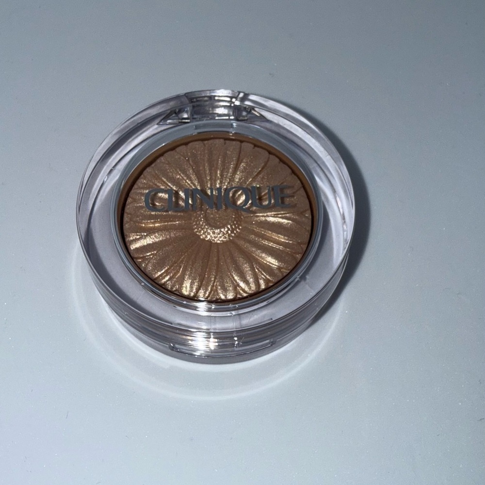 CLINIQUE Cheek Pop Highlighter- Gold Celebration Pop
